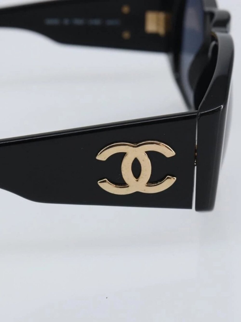 CHANEL Sunglasses plastic Black CC - Picture 8 of 11